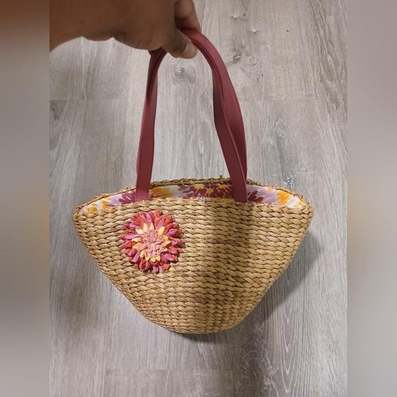 Bath and Body Works Straw Tote Bag with Pink Handles. Medium Size - Picture 6 of 8